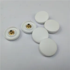 Snap Button 20.5mm mit 484 Underpart für Garment Accessories Color Round Shape Plastic Factory Direct Custom Design White Black