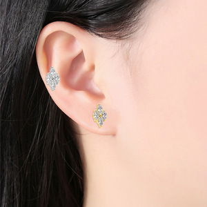 Boucles d'oreilles clous en alliage de titane avec zircone sertie à griffes pour usage quotidien, bijoux de piercing unisexe G23 0,9 mm - Product Image 2