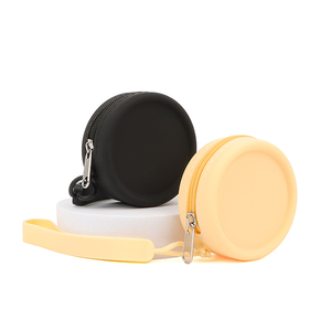 Ins Venda quente Bolsas de moedas de silicone para moedas com logotipo personalizado, bolsas para moedas redondas com zíper, chaveiro pequeno, bolsas para moedas