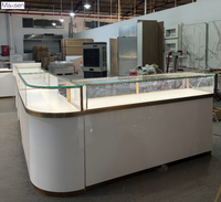 Meubles de présentation de bijoux américains personnalisés en usine avec éclairage LED et design écologique pour la vente au détail