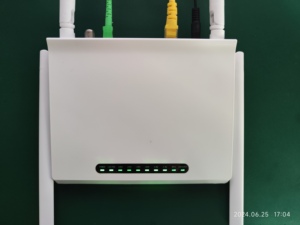 ประหยัดเงินกว่า 50 ดอลลาร์ – ไม่ต้องใช้กล่องทีวีเพิ่มเติม! ZC-500GWT XPON ONU 4GE+AC1200 WiFi5+CATV – ไฟเบอร์ + ทีวี + WiFi อุปกรณ์เดียวครบครัน - Product Image 6