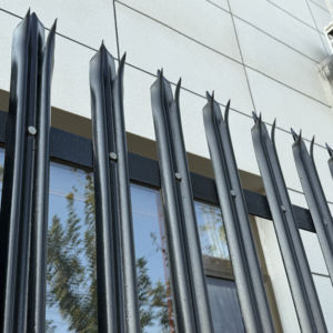 Clôture en acier populaire avec pointes pointues-Panneau de clôture de sécurité en métal extérieur - Product Image 1