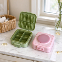 Organisateur de pilules de voyage, boîte à pilules carrée à 4 compartiments, brosse en silicone intégrée, boîte à médicaments en ABS de qualité alimentaire, capsules, vitamines