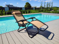 Chaise de jeu avec logo personnalisé Chaise longue de soleil pliante portable pour l'extérieur avec accessoires modernes en métal, idéale pour l'extérieur