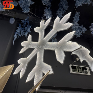 Nouvelle Arrivée LUMIÈRE Suspendue LED Blanche en Métal en Forme de Flocon de Neige Lisse pour Décoration de Plafond, Idéale pour Mariage, Noël, Fêtes Thème Hiver - Product Image 3