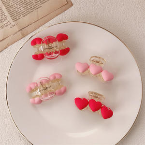 กิ๊บติดผมรูปหัวใจใส แฟชั่นเก๋ไก๋ สไตล์ OEM ใช้ได้ในห้องน้ำ กิ๊บหนีบผมขนาดเล็ก น่ารัก รูปทรงเรขาคณิต หวานๆ แบบกิ๊บฉลาม - Product Image 3