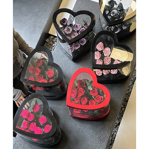 San Valentín <span class=keywords><strong>2023</strong></span> 2024 Rosa encantada en forma de corazón caja de acrílico transparente regalo de San Valentín arreglo de flores de rosas preservadas - Product Image 2