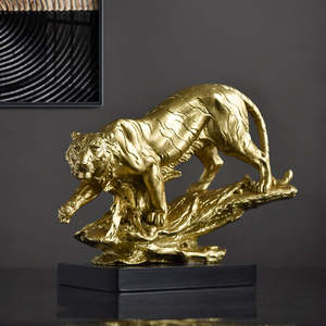 Scultura di Tigre Dorata in Stile Folk Americano, Figurina di Lupo in Resina, Ornamenti Artigianali per Decorazione Casa - Product Image 4