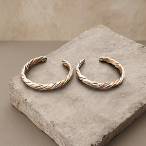 Bracelet en cuivre pour la guérison, vente en gros de bracelets manchette en cuivre torsadés, bracelets manchette en cuivre et laiton de créateur, bijoux de mode - Product Image 3