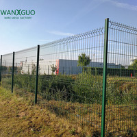 Panneaux de clôture en PVC courbés 3D noirs en treillis métallique soudé de 6 pieds pour chantier de construction - Prix abordable
