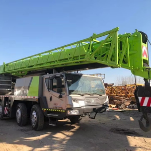 Camion Zoomlion d'occasion de 70 tonnes avec grue, transmission entièrement fonctionnelle et fonctionnement fluide, performances de levage robustes - Product Image 1