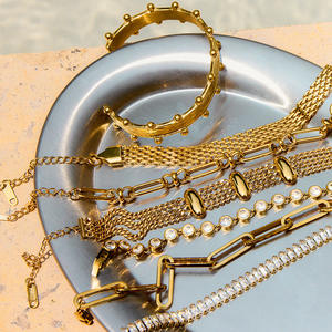 अनुकूलन योग्य 18k सोने की प्लेटेड स्टेनलेस स्टील चेन ब्रेसलेट के साथ आकर्षक 18k गोल्ड प्लेटेड स्टेनलेस स्टील चेन ब्रेसलेट - Product Image 3