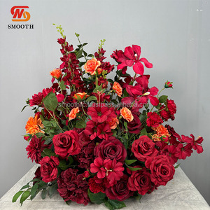 Décoration de scène de mariage élégante : Grand bouquet floral rouge pour allée centrale au sol - Product Image 5