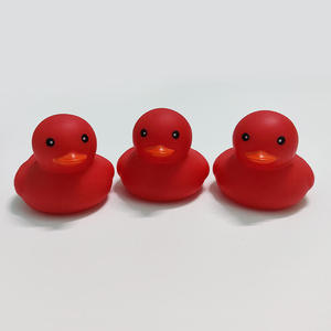 Patitos de Goma Suaves con Logotipo Impreso Personalizado, Juguetes Divertidos para el Baño, Patitos Flotantes para Bebés, Juguetes Acuáticos Coloridos al por Mayor - Product Image 3