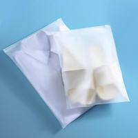 Sacs d'emballage pour vêtements en plastique givré avec fermeture éclair, personnalisables avec votre logo, en polyéthylène recyclé