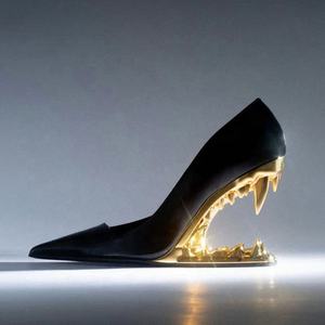 <span class=keywords><strong>Scarpe</strong></span> da Donna Stile Western <span class=keywords><strong>con</strong></span> <span class=keywords><strong>Tacco</strong></span> a Forma di Denti di Tigre Colore Oro e <span class=keywords><strong>Argento</strong></span> Slip-on Design Stravagante alla Moda per l'Estate - Product Image 2