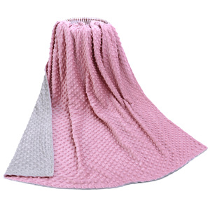 Ensemble cadeau de 2 pièces couette et couverture pour bébé en peluche douce à pois Minky de Pâques - Product Image 6