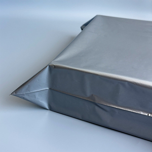 ซองโพลีเมลเลอร์สีดำด้านในแบบสั่งทำซองสีเงินด้านในสำหรับจัดส่งพร้อมแถบปิดด้วยตัวเองสำหรับบรรจุภัณฑ์เสื้อผ้า - Product Image 2