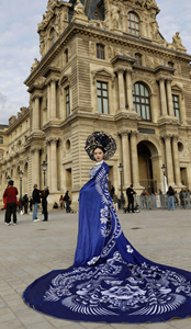 <span class=keywords><strong>Robe</strong></span> de scène <span class=keywords><strong>haute</strong></span> <span class=keywords><strong>couture</strong></span> Jianyunchang, motifs découpés au couteau du patrimoine culturel immatériel chinois, impression numérique indigo <span class=keywords><strong>haute</strong></span> résistance - Product Image 5