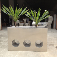 Pot Bunga Mewah Modern Berbahan Baja Anti Karat Ukuran Besar, Dekorasi Rumah, Ornamen Taman Luar Ruangan, Penanam Elegan dan Tahan Lama untuk Penggunaan Dalam Ruangan