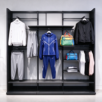 Présentoir en bois pour vêtements masculins avec base noire et plateforme pour mannequin CE ETL – Vente en gros et au détail pour boutiques