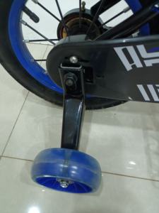 Vélo à pédales pour enfants de 12 pouces, directement de l'usine, pour garçons et filles, avec siège pour poupée et roues d'apprentissage, système de frein à patin, fourche en acier - Product Image 5