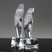 Trophées en cristal modernes à double pointe pour la reconnaissance d'entreprise |   Récompense personnalisable