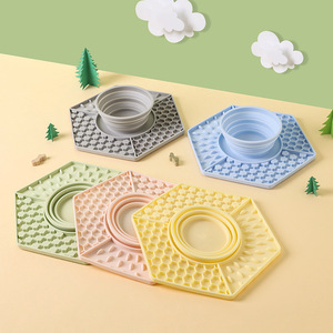 Tazón de silicona plegable para alimentación lenta 2 en 1, tapete para lamer con ventosa antideslizante, utensilios para alimentar gatos y perros - Product Image 2