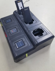 Cargador inteligente de 3 vías con Banco de energía para radios DP4000 <span class=keywords><strong>Sseries</strong></span> SL1M XTS3000 XTS5000 multifunción integrado - Product Image 4