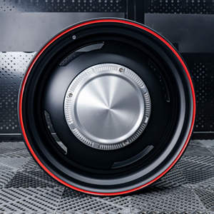 Roue de voiture avec finition noir mat + enjoliveur central personnalisable, en alliage d'aluminium forgé en deux parties, pour voitures de luxe et vintage - Product Image 1