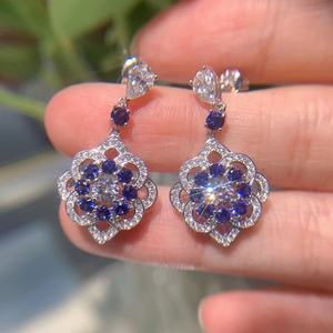 ต่างหูเงินแท้ชุบทองประดับเพชรสังเคราะห์นาโนสีเขียวคิวบิกเซอร์โคเนีย - Product Image 5