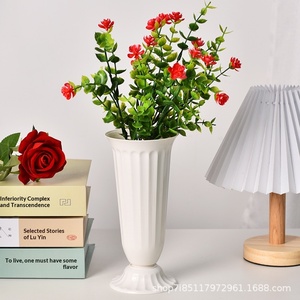 Florero de Plástico Blanco de Estilo Europeo Moderno, Maceta Decorativa Alta a Rayas para Centros de Mesa de Boda, Decoración de Mesa para el Hogar - Product Image 3