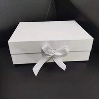Mini boîte-cadeau de mariage magnétique finition mate écologique emballage en carton personnalisable pour chaussettes gaufrage par revêtement UV