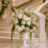 Centre de table de mariage de luxe, boule de fleurs artificielles avec support en métal doré, arrangement d'orchidées et de roses pour la décoration de table
