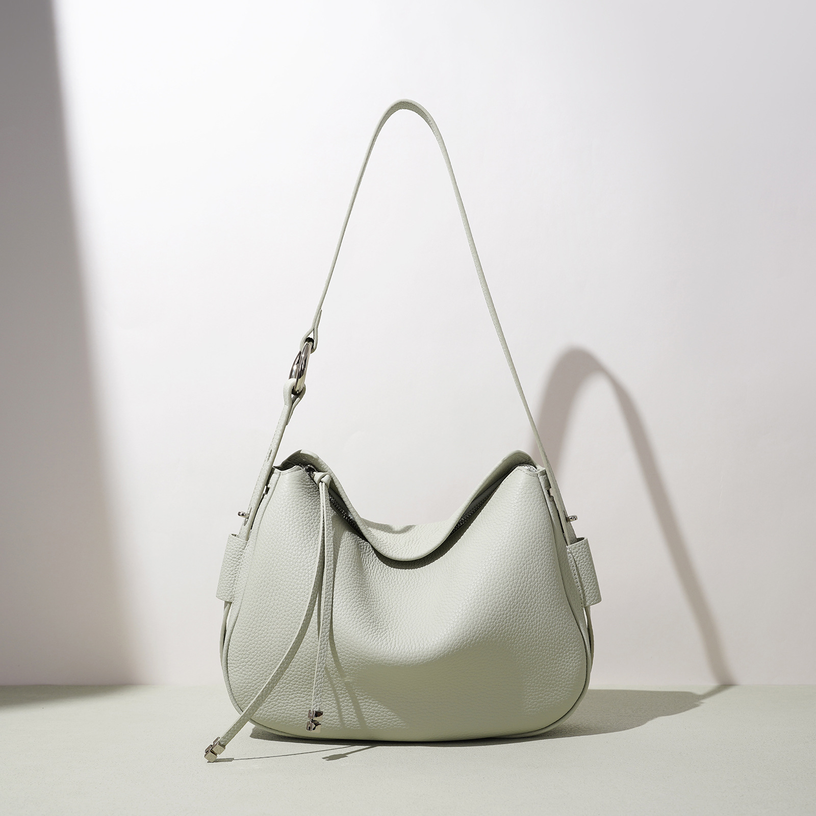 สีเขียวอ่อน