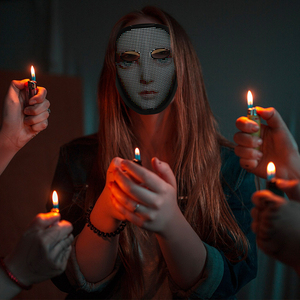 Máscara LED de Cara Completa Programable, Recargable por Bluetooth, Controlada por Aplicación, para Fiestas, Rave, Halloween, de PVC, Plástico y Silicona - Product Image 4