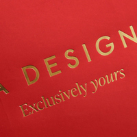 Le sac en papier rouge recyclable de luxe respectueux de l'environnement pour la Saint-Valentin peut être personnalisé avec votre propre logo