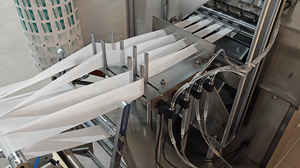 Mesin manufaktur bantalan kapas alkohol disinfeksi rumah sakit medis mesin pembuat bantalan persiapan alkohol - Product Image 2