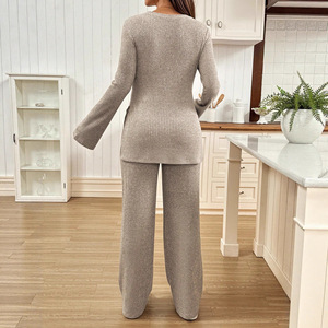 Conjunto de Maternidad de 2 Piezas para Mujer Embarazada, Modelo 2026, con Top de Manga Campana y Abertura, y Pantalones de Punto con Cintura Ajustable - Product Image 4