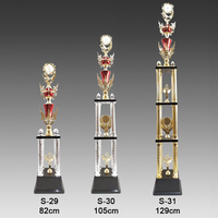 Trophée de coupe à quatre colonnes en métal pour les champions de football, vente en gros