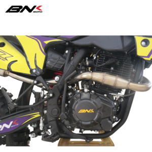 Motocicleta Todoterreno de Gasolina de 300cc y <span class=keywords><strong>4</strong></span> Tiempos BNK K01 CB300F Refrigerada por Aire 80km/h Enduro Motocross Off Road Moto en Oferta - Product Image 3