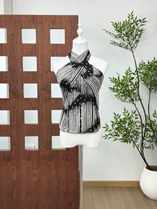 Haut uni à col halter pour <span class=keywords><strong>femme</strong></span>, dos croisé, sans manches, <span class=keywords><strong>en</strong></span> <span class=keywords><strong>soie</strong></span> brillante, coupe ajustée, élégant et amincissant - Product Image 1