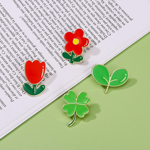 Wholesale Cute Plant Little Red Flower <strong>Pins</strong> Four Leaf Clover <strong>Tulip</strong> Alloy Brooch Enamel Metal <strong>Lapel</strong> <strong>Pin</strong> for Hats Bag Accessories