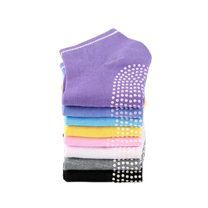 Chaussettes de yoga antidérapantes personnalisées pour femmes, chaussettes de sport et de danse d'intérieur, chaussettes en silicone avec logo personnalisé, haute qualité - Product Image 2