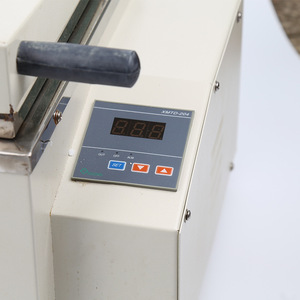 Baño de Agua Eléctrico Kehua XMTD-204, Control de Temperatura de Precisión de 99.9°C, Uso en Laboratorio - Product Image 1