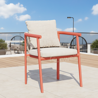 Ensemble de mobilier de jardin confortable pour l'extérieur, chaises en aluminium tressées en corde, table empilable, durable pour les projets d'hôtels et de balcons