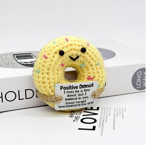 Donuts roses au crochet faits main, très demandés, pour l'énergie positive – Poupées tricotées pour le soutien émotionnel, jouets mignons en forme de nourriture, cadeaux - Product Image 2