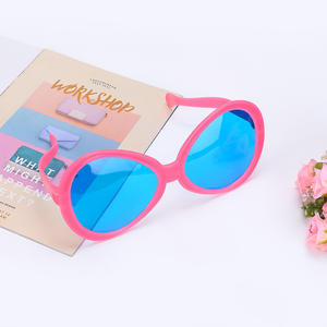 Lunettes de soleil géantes fantaisie pas chères pour déguisement de clown amusant pour les fournitures de fête d'Halloween - Product Image 2