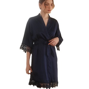 Robe du matin de la mariée brodée en satin moderne Kimono Peignoir avec habillage en dentelle pour maquillage de mariage Robes de demoiselle d'honneur Groupe - Product Image 5