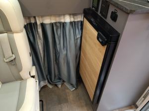 <span class=keywords><strong>Camping</strong></span>-<span class=keywords><strong>car</strong></span> 4x4 tout-terrain robuste à moteur haute performance, 6 places, avec équipements de luxe pour les voyages hors route - Product Image 2